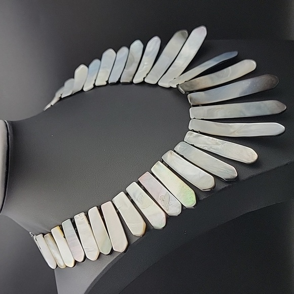 Elegant Rare Mother of Pearl Necklace 14" Double Sided Shell Choker Statement - Picture 3 of 10